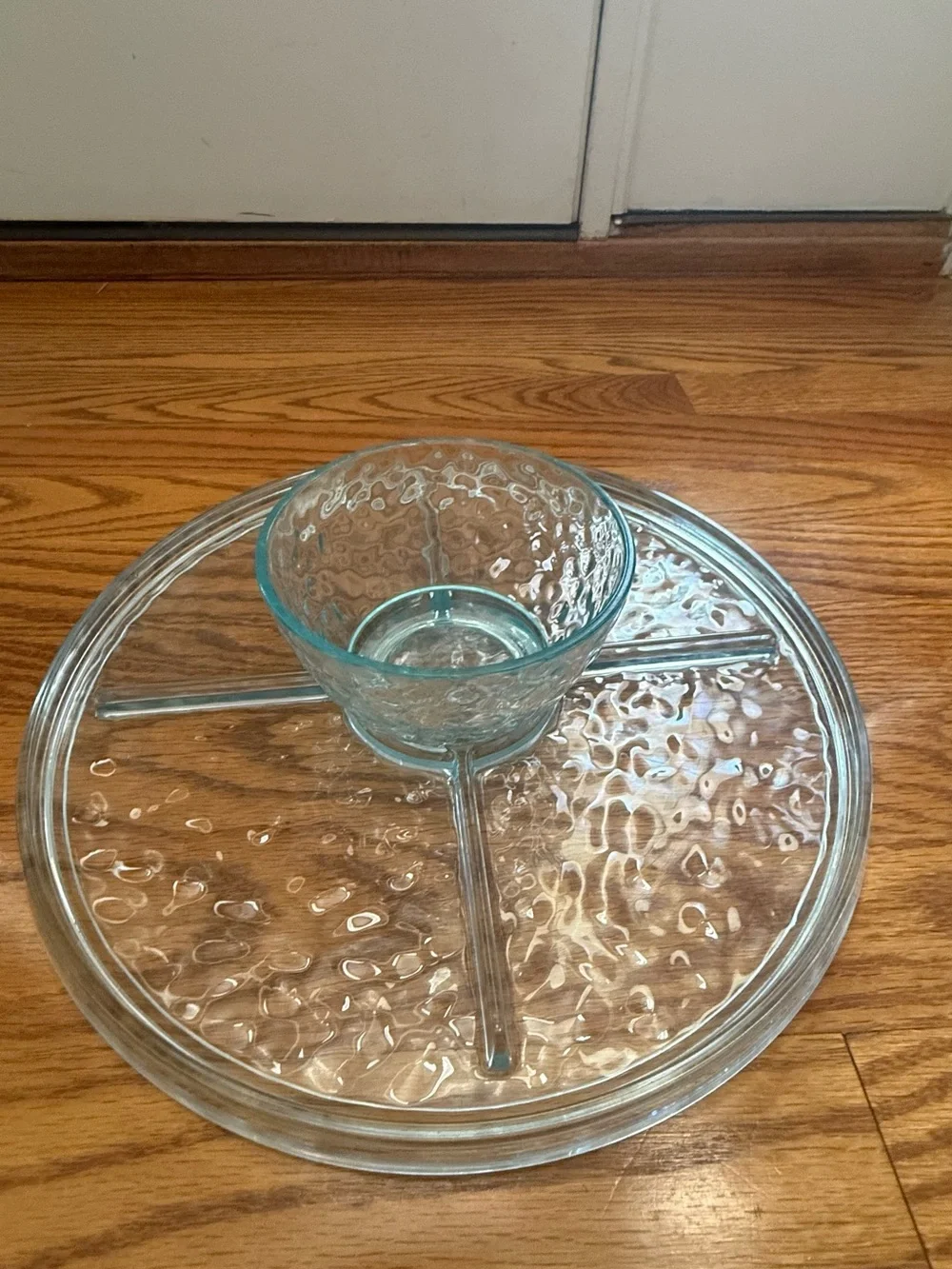Better Homes And Gardens Clear Textured Glass Cake Dome with Knob